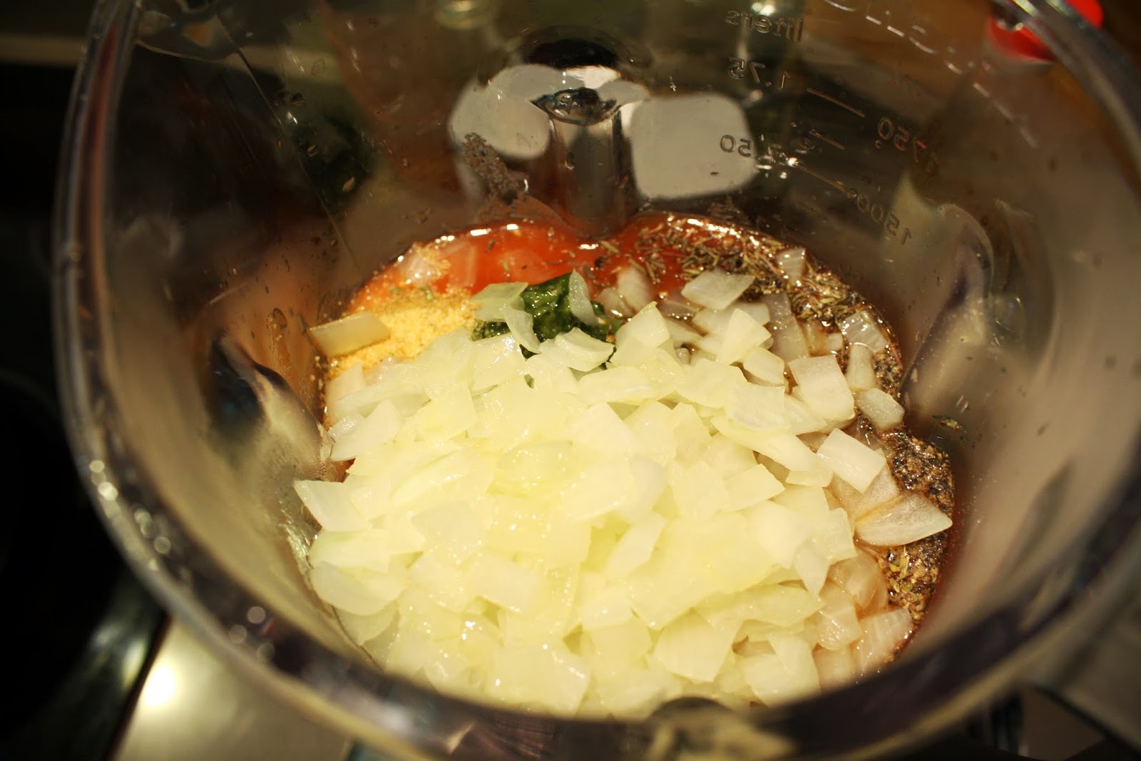 Making Mama's Kitchen: Super Easy Tomato Soup