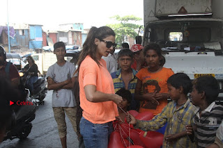 Bollywood Actress Daisy Shah Celetes Valentine’s Day  0004