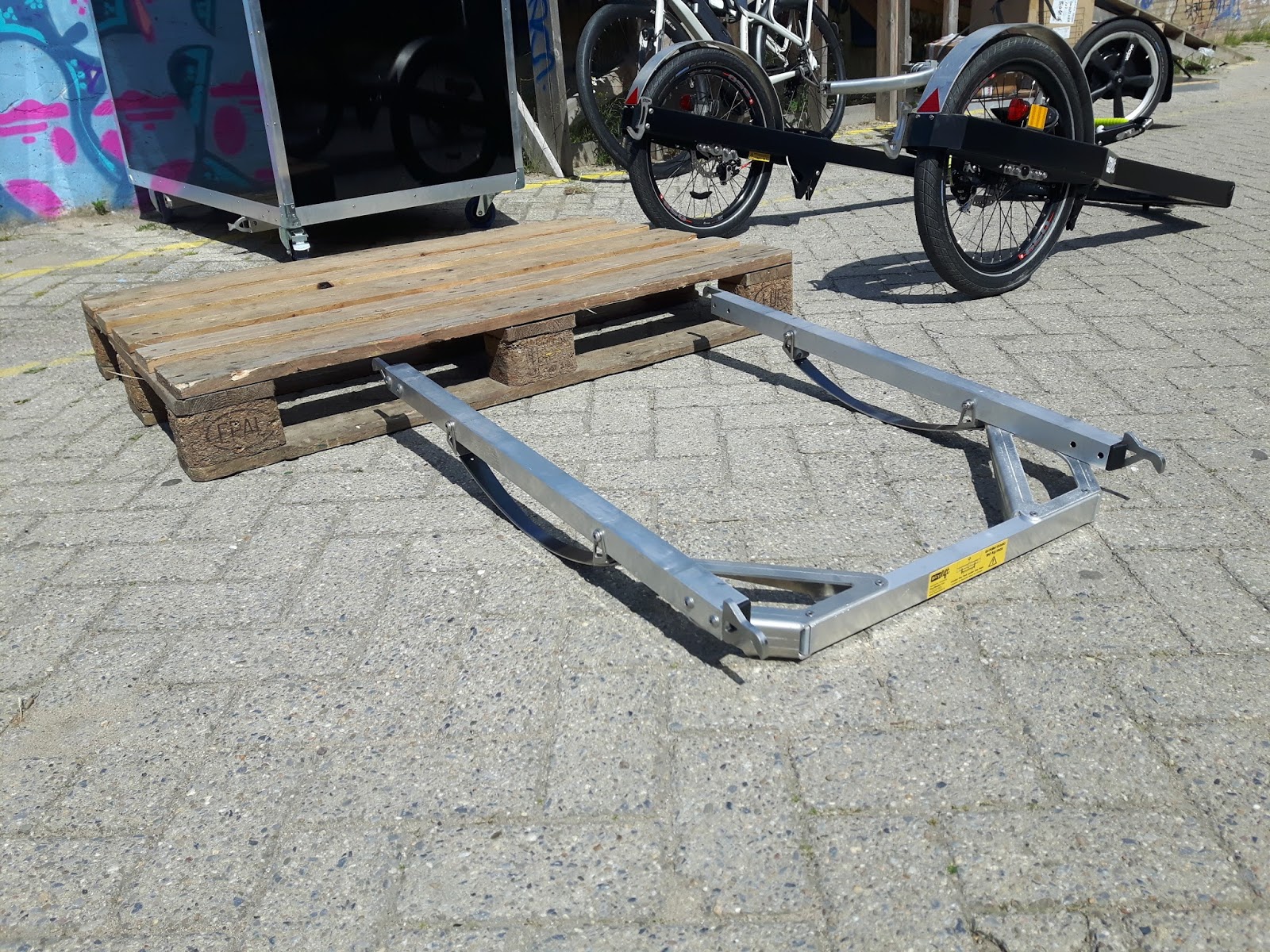 International Cargo Bike Festival Bicylift Europallets... by bike