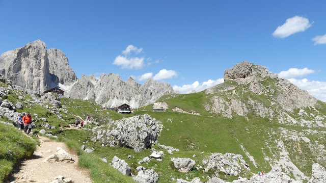 Höhenwanderung am Rosengarten, Dolomiten mit Rotwandhütte Höhenwanderung am Rosengarten, Dolomiten mit Rotwandhütte