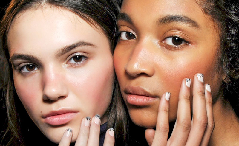 How To Minimize Pores 12 Different Ways (That Actually Work) How To Minimize Pores 12 Different Ways (That Actually Work)