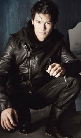 Para Nossa Alegria: Nils Allen Stewart Jr - (Booboo Stewart)