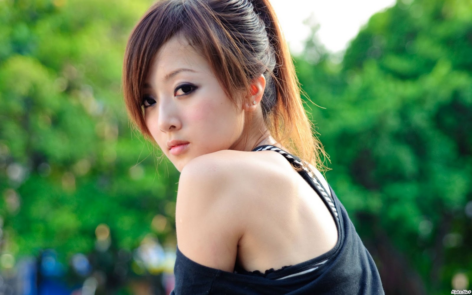 http://4.bp.blogspot.com/-ONQgCoKGnSM/TxgijAJPRNI/AAAAAAAAB5s/6a_7eKliihM/s1600/hd-asian-girls-wallpapers-2012-2013+%25285%2529.jpg