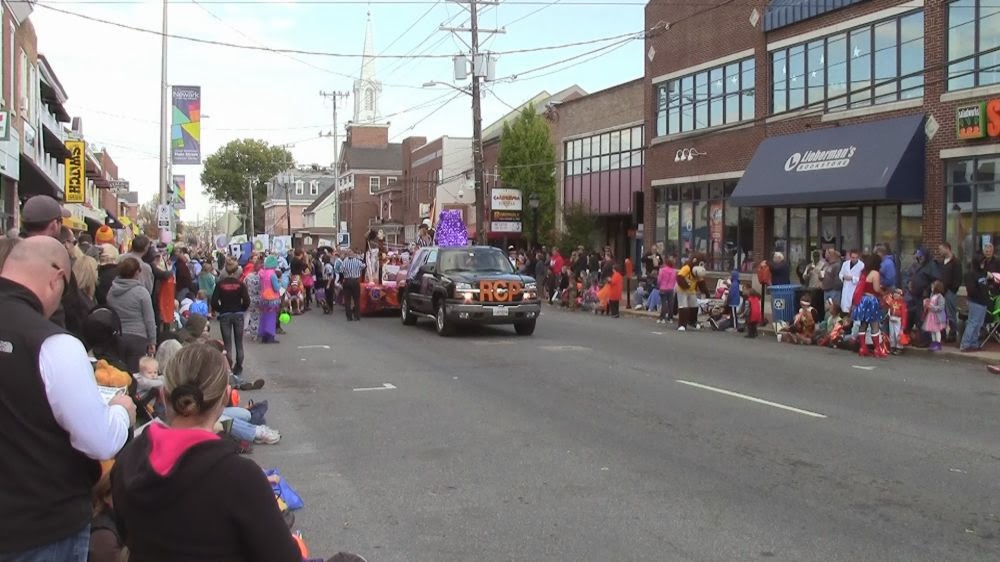 Right Coast Pro Wrestling gets spooky with its support of the 2013 Halloween Parade in Newark