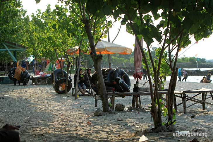 pantai delegan gresik