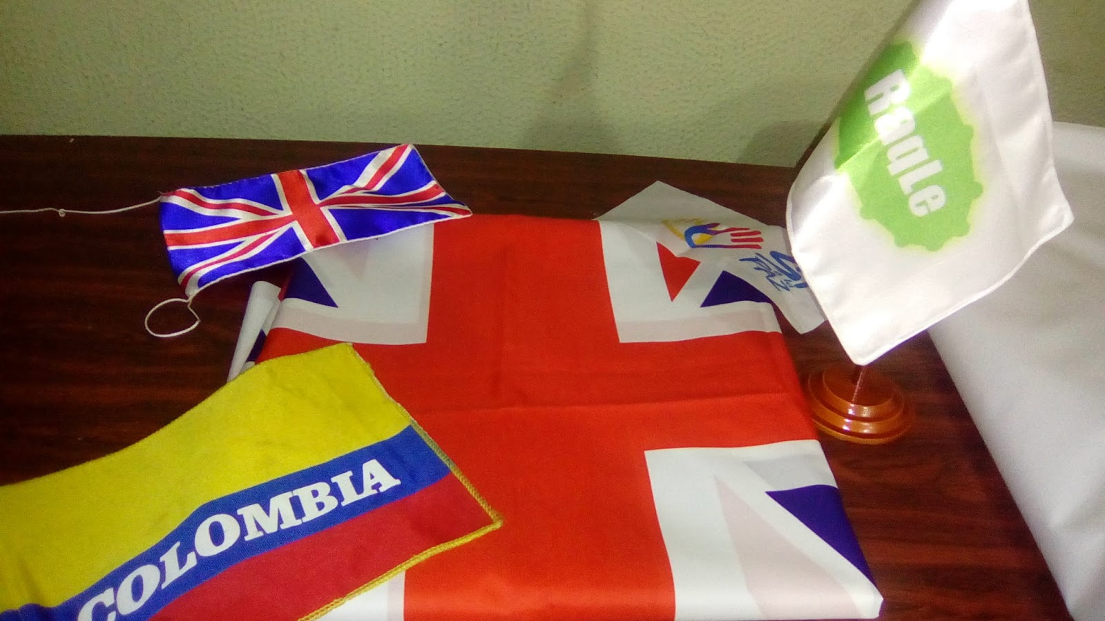 Institucionales y publicitarias RaqLe Fabrica de Banderas