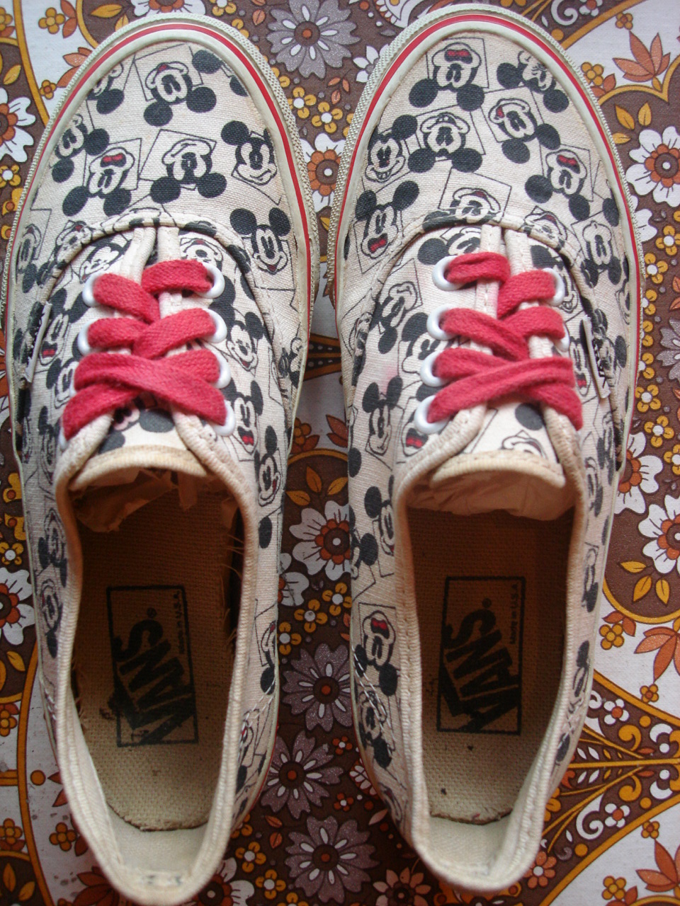 vans authentic mickey