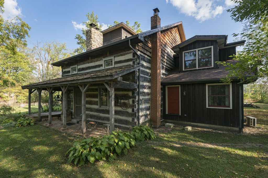 Sweet House Dreams 1834 Log Home in Helena, Ohio