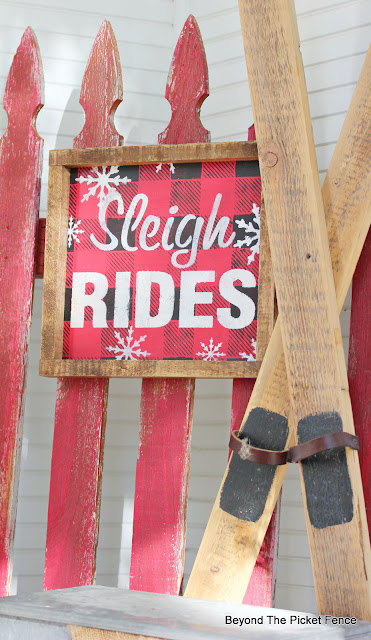 Stencil a Rustic Sign for Christmas
