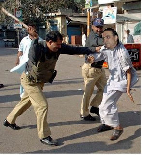 zardari and police Pakistan General Election 2013