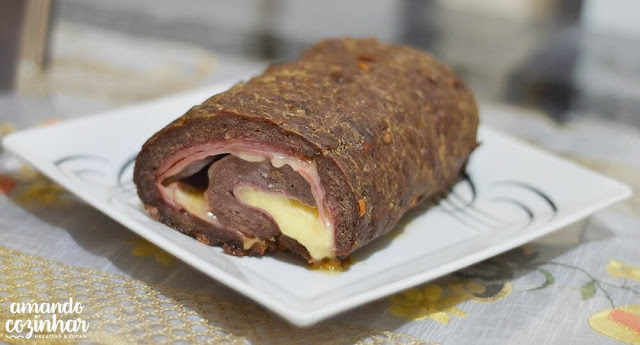 Rocambole de carne fácil com 4 ingredientes