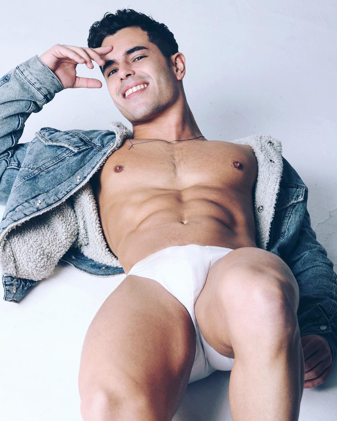 27580418_367967643671711_826696967286423