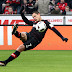 Doblete de 'Chicharito' con el Bayer