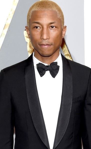 Pharrell Williams Foto de Pharrell Williams con terno