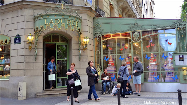 Laduree, Paris, Champs Elysees, macaron, bakery