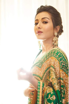 Actress Catherine Tresa Alexander in green saree Photoshoot Actress Catherine Tresa Alexander in green saree Photoshoot