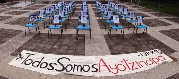 #AyotzinapaSomosTodos México muere con sus 43 estudiantes