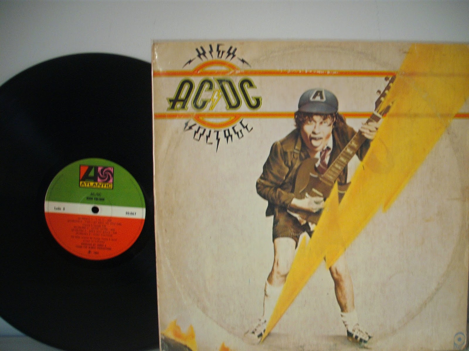 Tráfego Vinílico Etc: AC/DC - High Voltage (1976)