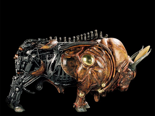 Escultura steampunk de toro
