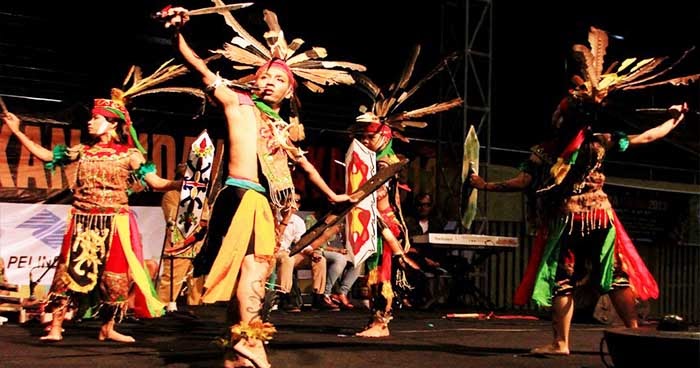  Tari Mandau Tarian Tradisional Dari Kalimantan Tengah 