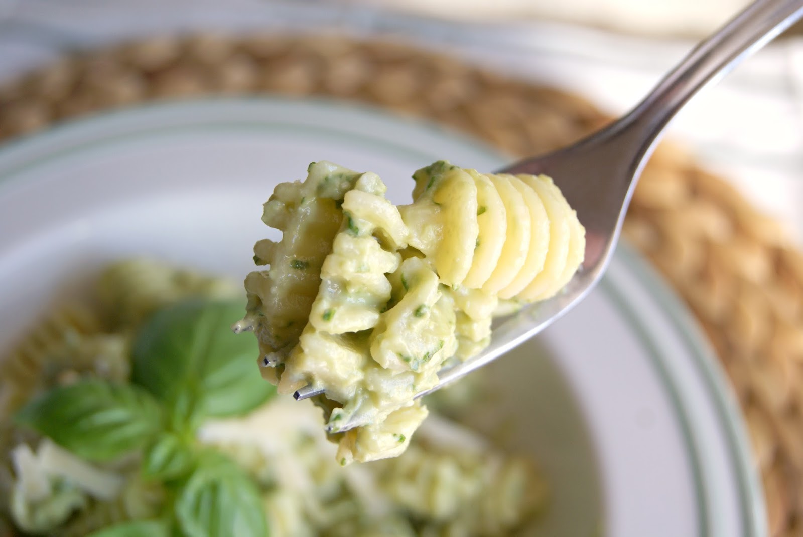 Sun and Veggies RADIATORI AL PESTO VEGANO DE AGUACATE
