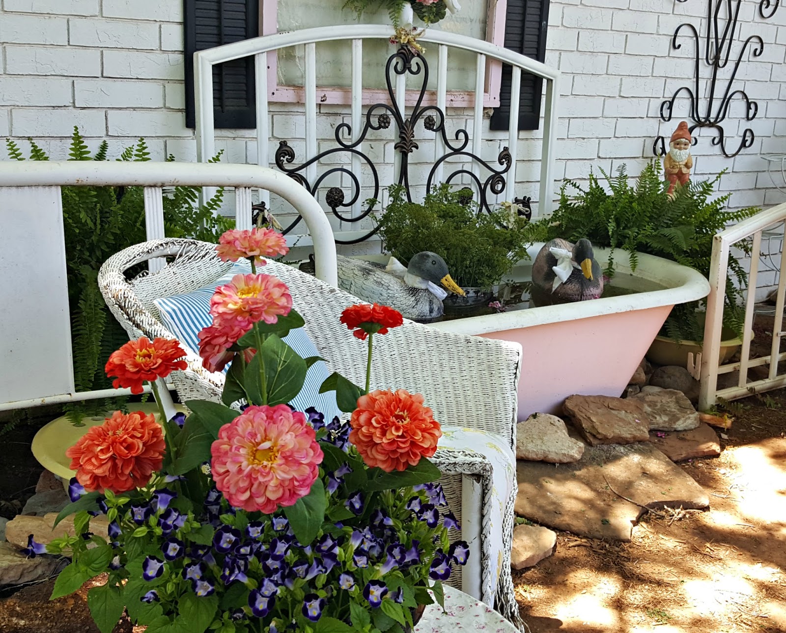 Penny's Vintage Home Bathtub Duck Pond