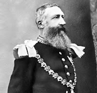 Fuente: http://www.upsocl.com/comunidad/las-antiquisimas-fotos-que-expusieron-los-males-del-colonialismo-en-africa/ Leopoldo II, rey de los belgas