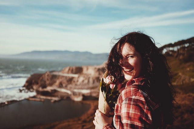 "La meilleure façon d'être heureux avec quelqu'un, c'est d'apprendre à être heureux seul..." Oui, mais comment on fait pour être heureux ?
