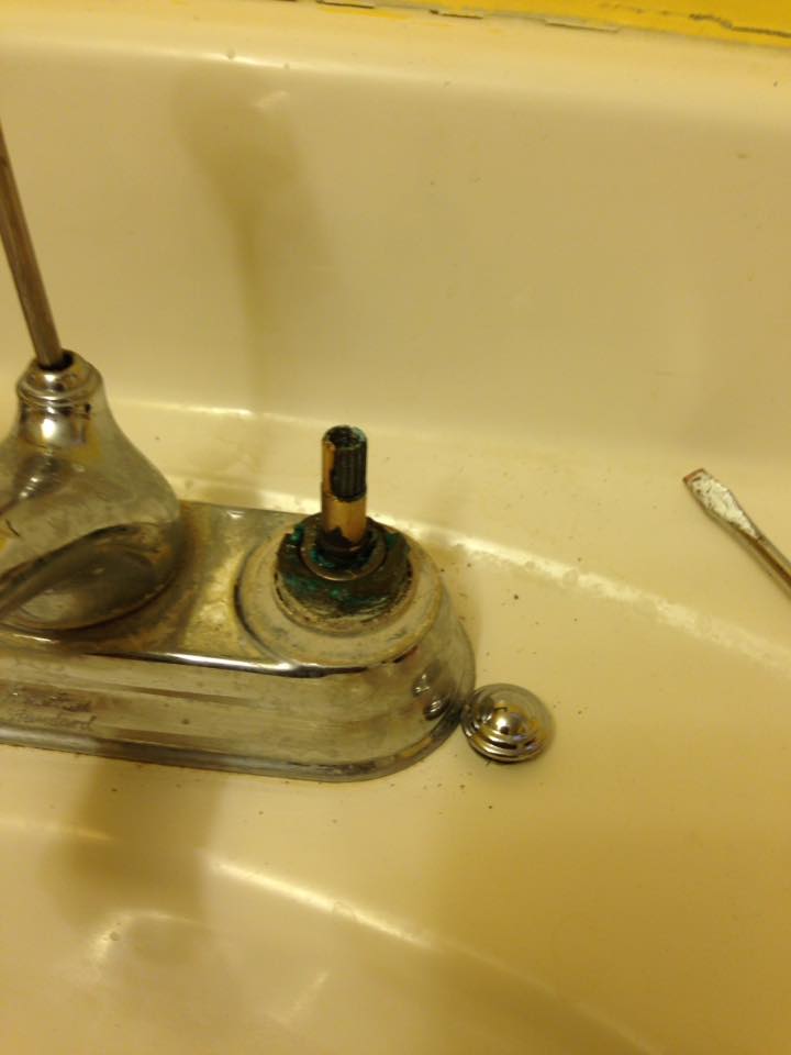 One Brown Mom Help My Bathroom Sink is Leaking!!!