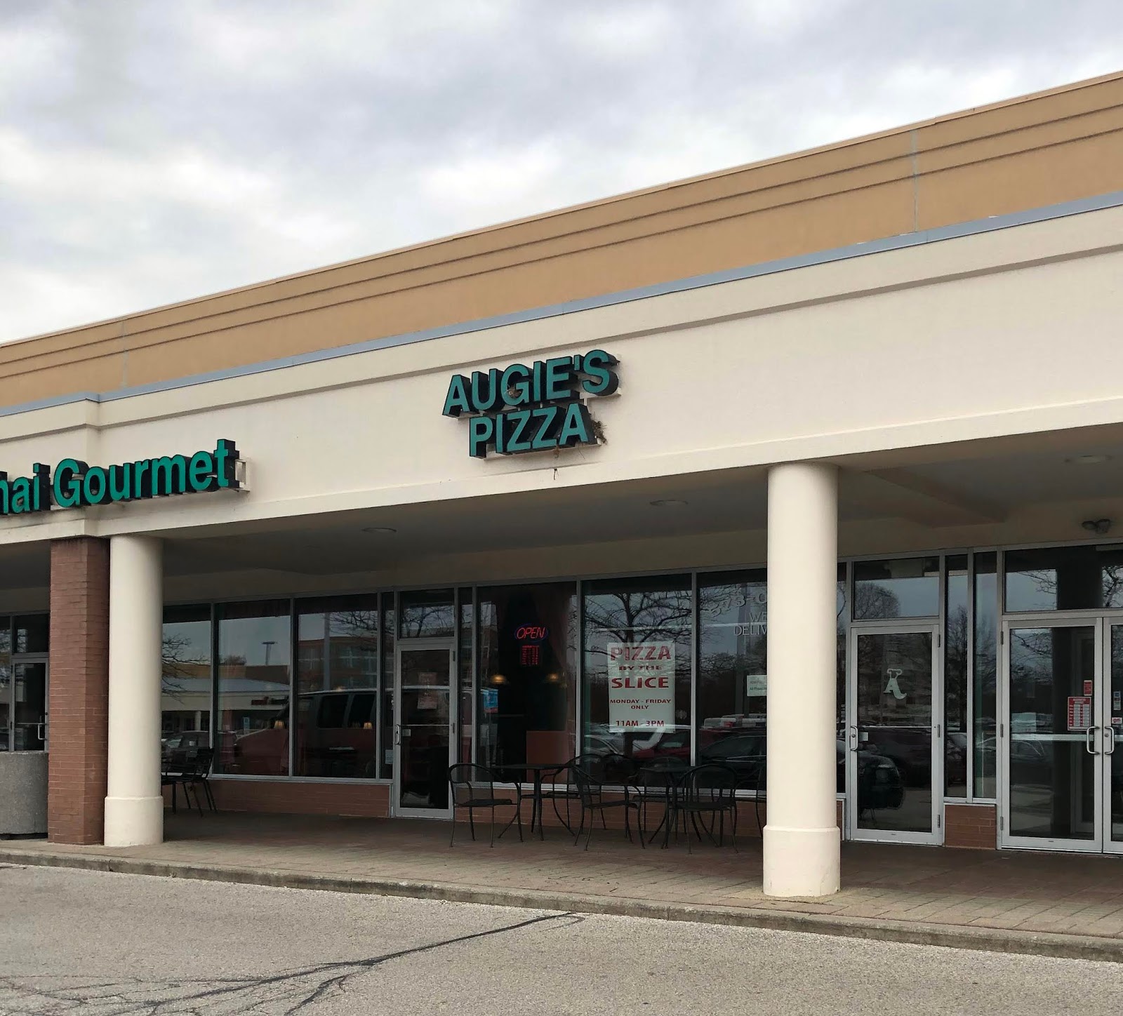 Bite Buff Augie's Pizza