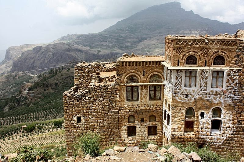 dar al hajar, dar al hajar yemen, yemen rock palace, dar al hajar store, dar al yemen, yemen palace, yemen stone, wadi dhahr yemen,