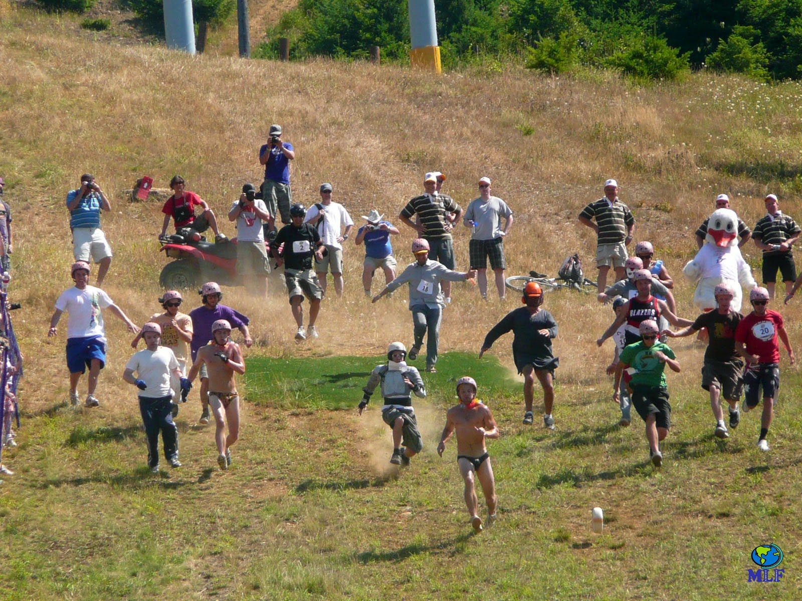 Gente y Costumbres THE CHEESE ROLLING. Los locos del queso.
