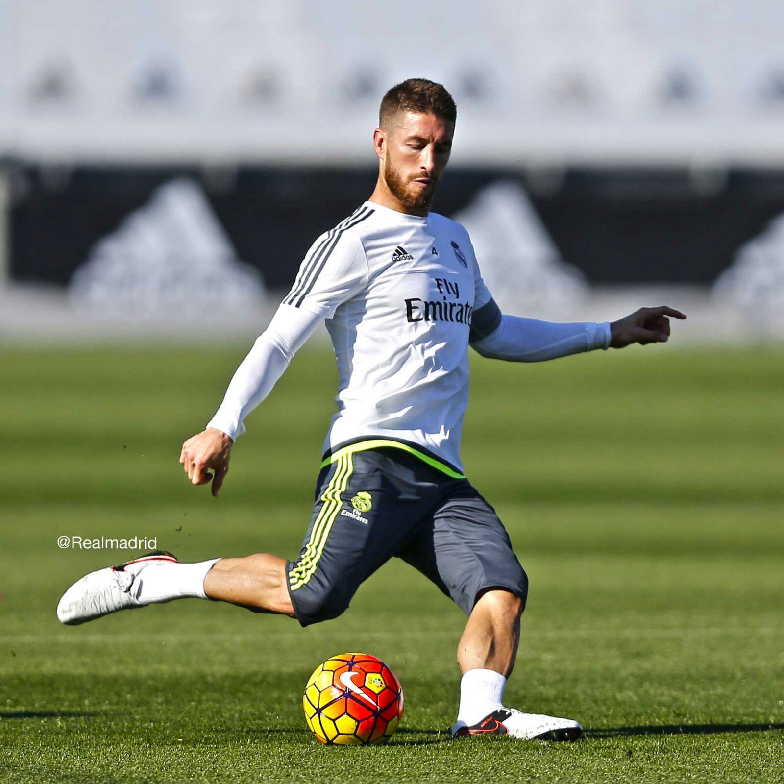 ramos nike tiempo