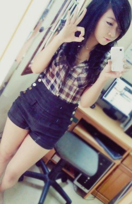 Iphone Girls: Hot Iphone Girls Phuong Chip |Hot Girls with Iphone ...