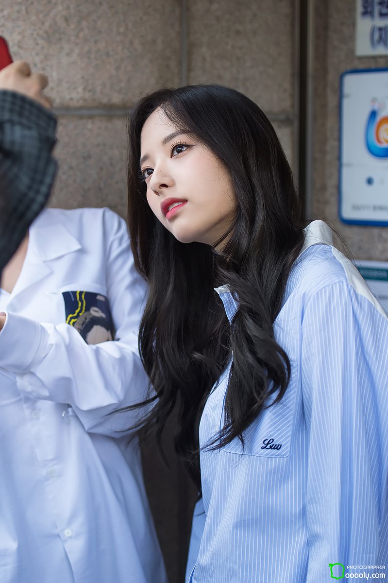 오늘자 청담동사전투표소 우주소녀.jpg | 인스티즈