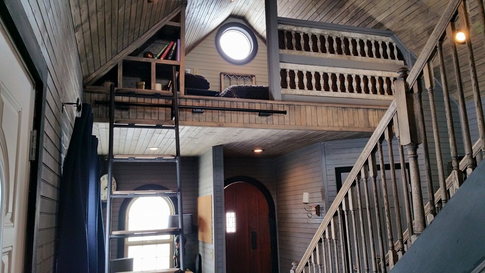 Gothic Castle House (480 Sq Ft) [ TINY HOUSE TOWN ]