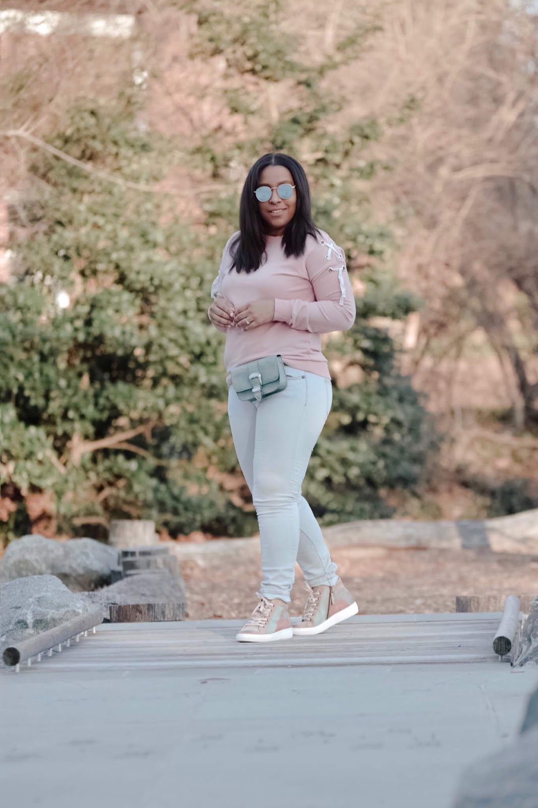 Day In the Life | What My Day Looks Like mom bloggers, stylish moms, spring outfits, blush pink, spring sneakers, dc bloggers, spring outfit ideas, blush pink, mizmooz