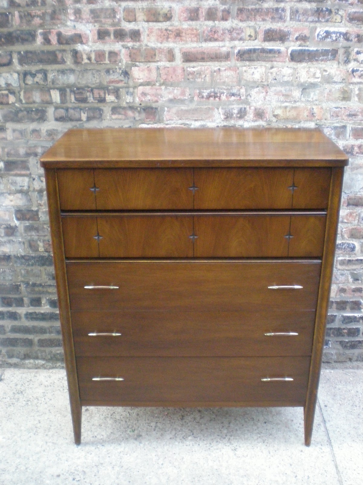Mid Century Chicago: Broyhill Saga Bedroom Set