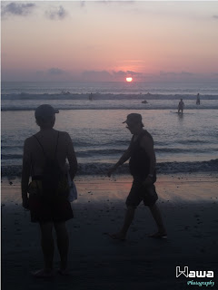 Sunset di Pantai Kuta, Bali. Beeewwt.....Indahnya...