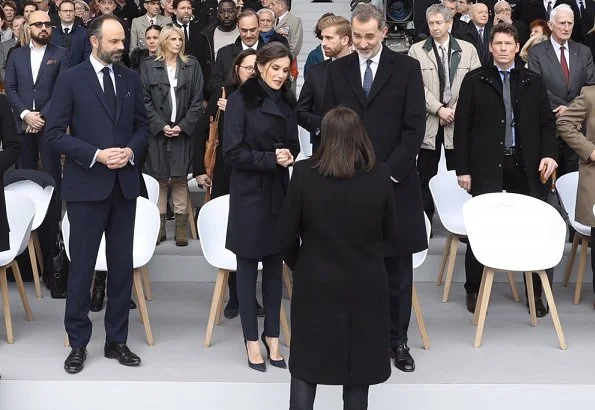 Queen Letizia wore Hugo Boss wool coat with fur collar