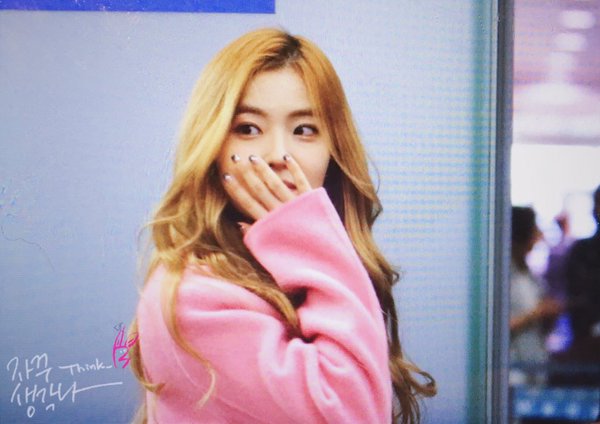 핑크코트 입은 아이린 출국 프리뷰 | 인스티즈