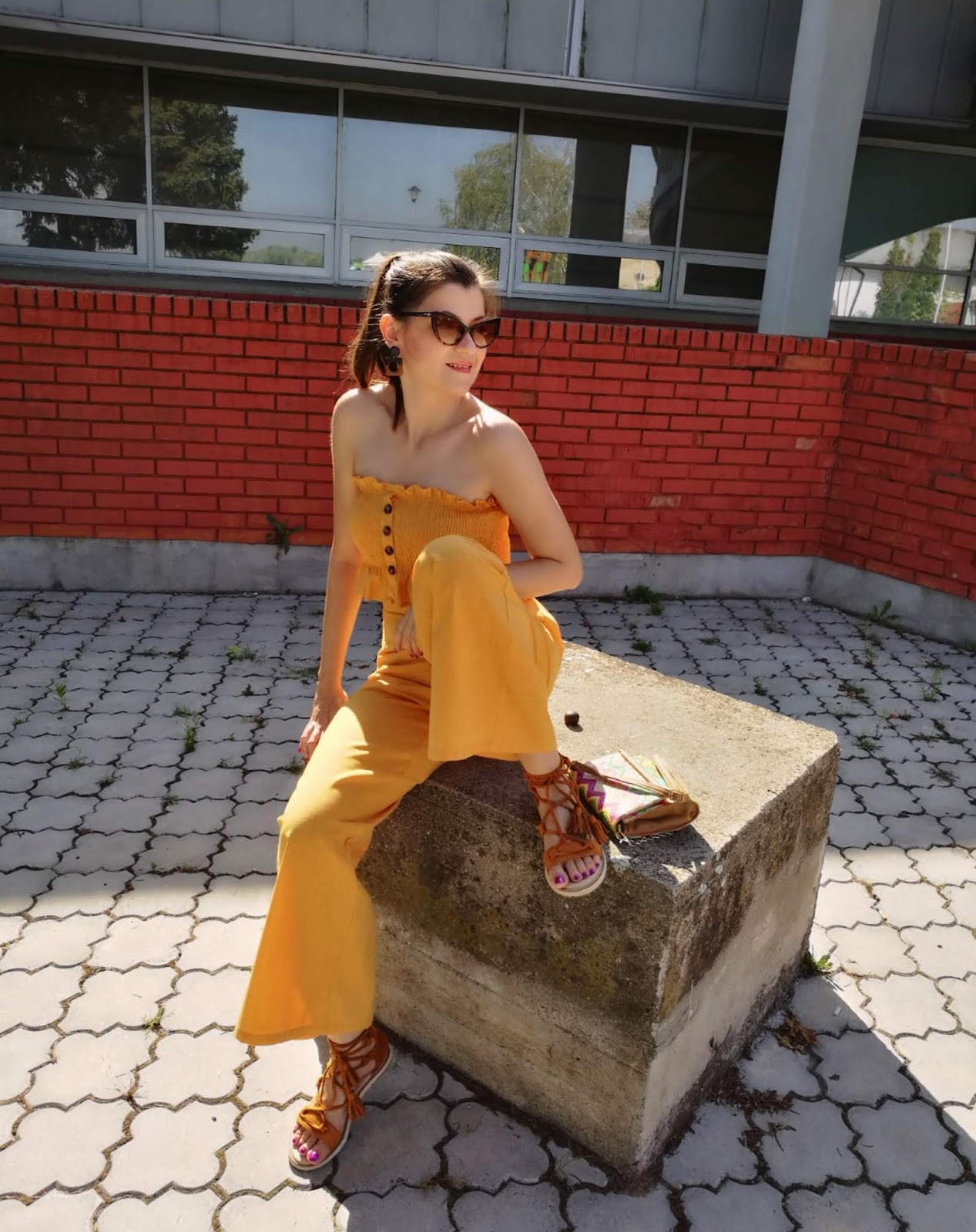 How to Wear Total Yellow // Two-Piece Set | BambolaI