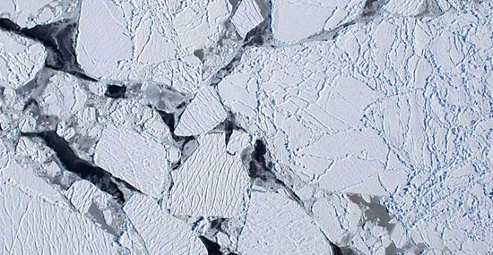 Algo estranho e quente se esconde sob o gelo da Antártica - Capa