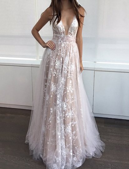  Fashionable A-line V-neck Tulle Floor-length with Appliques Lace Prom Dress 