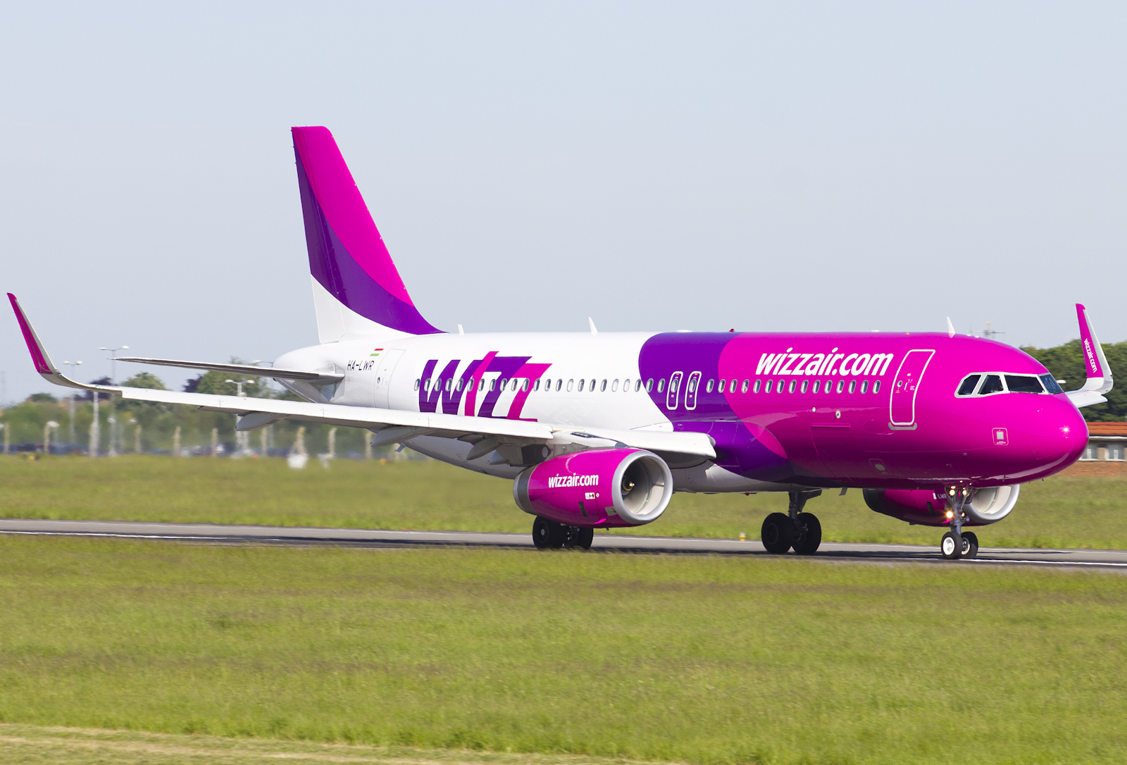 W iz. Wizz Air 02.11.2021. Модель самолета Wizz Air. Wizz Air лого. Airbus а321 Wizz Air uk.