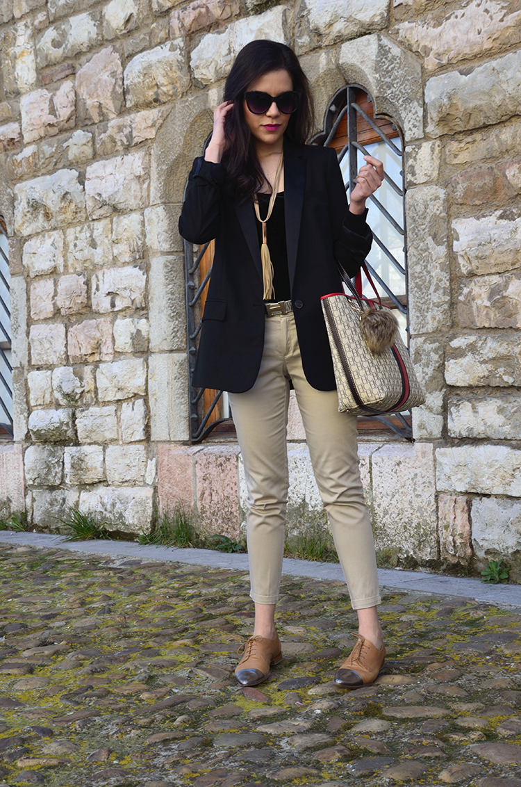 black-beige-look-outfit-blazer-leather-shoes-trends-gallery-fashion-velvet-body-terciopelo 