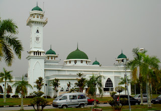 Foto 9: Senibina Masjid Jamek dari dekat