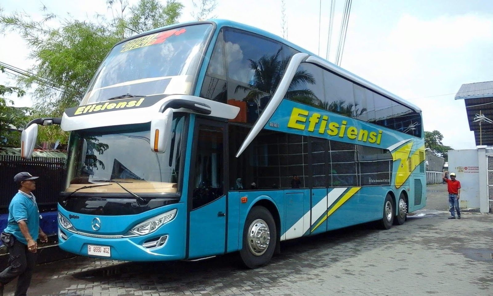 Foto Interior Bus Efisiensi Double Decker Mercedes Benz OC 500 RF 2542