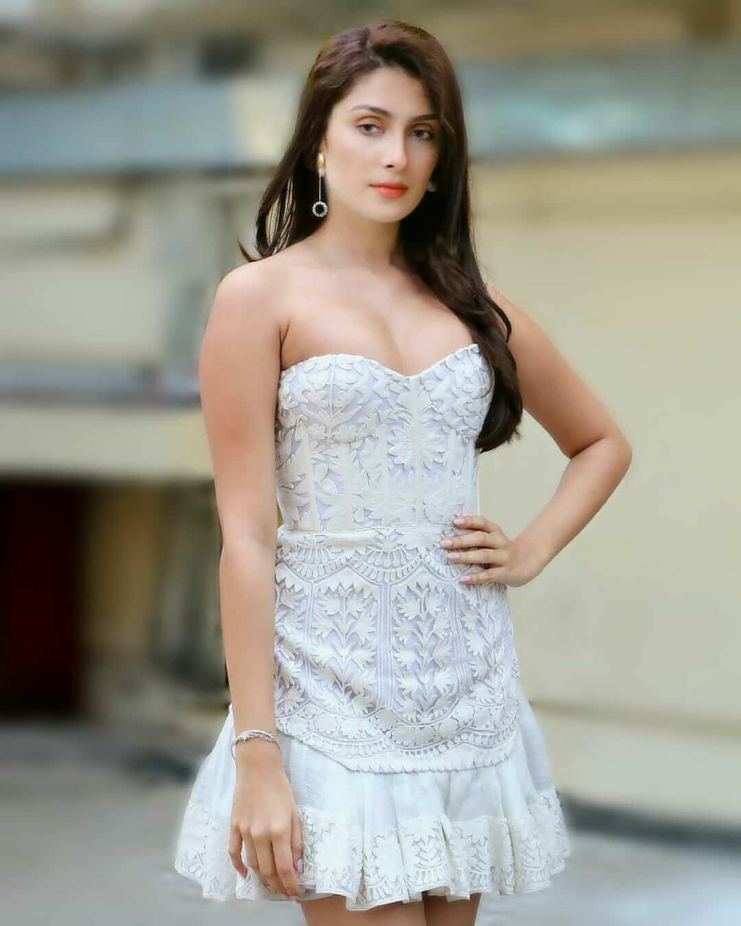 Ayeza Khan Hot dress