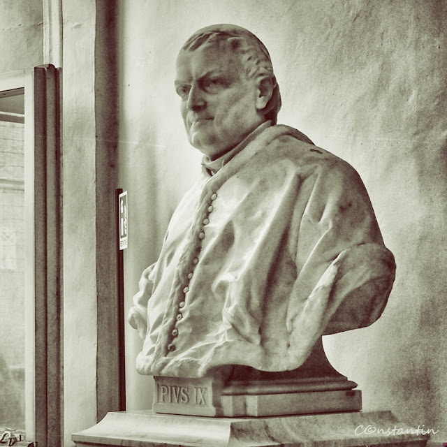 Statuia Papei Pius al IX_lea (muzeul Vatican) Statuia Papei Pius al IX_lea (muzeul Vatican)-blog-FOTO-IDEEA